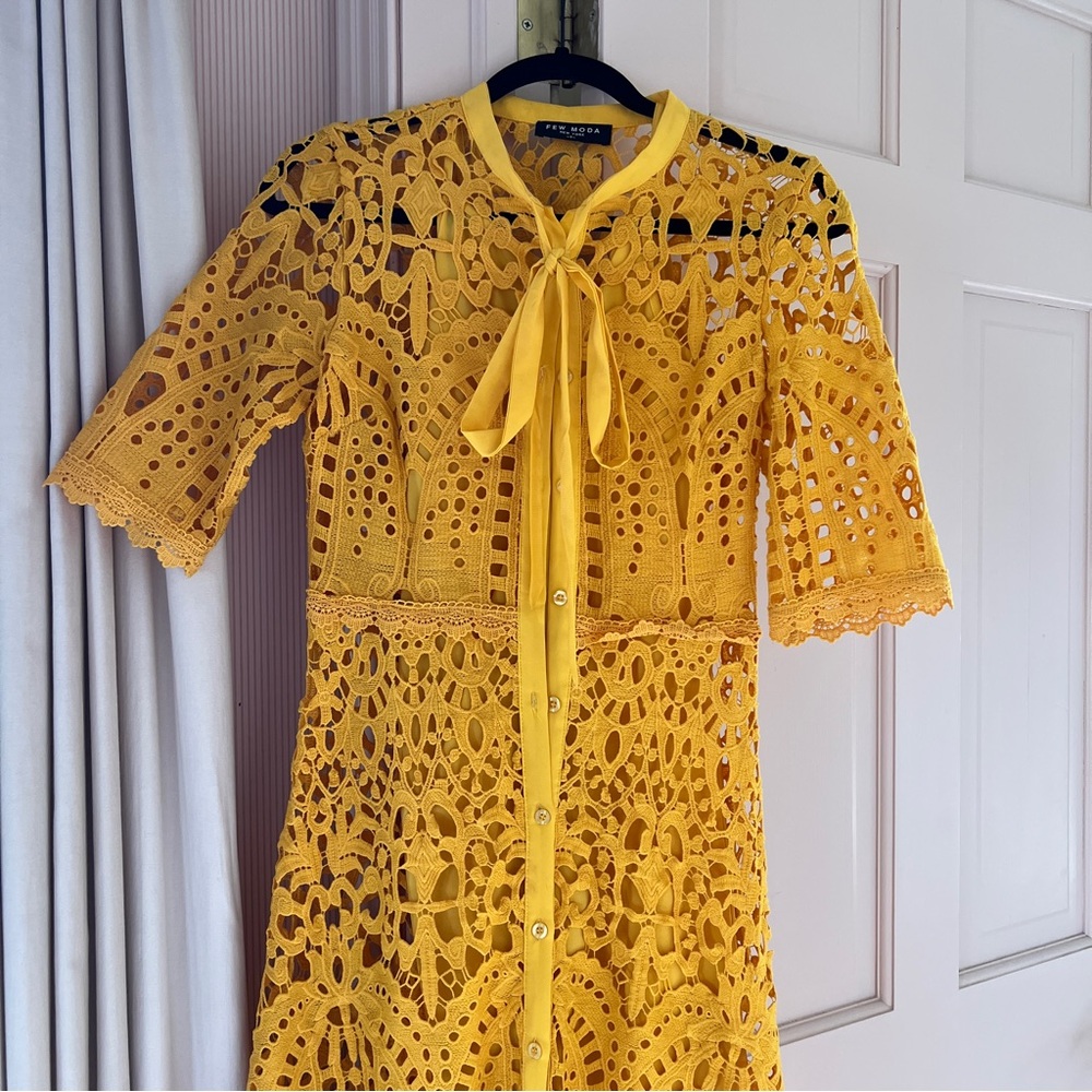 FEW MODA Lace Dress with Bow - Picture 3 of 10